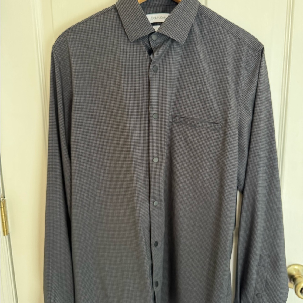 Calvin Klein Gray Dress Shirt Long Sleeve and metal clasping buttons
